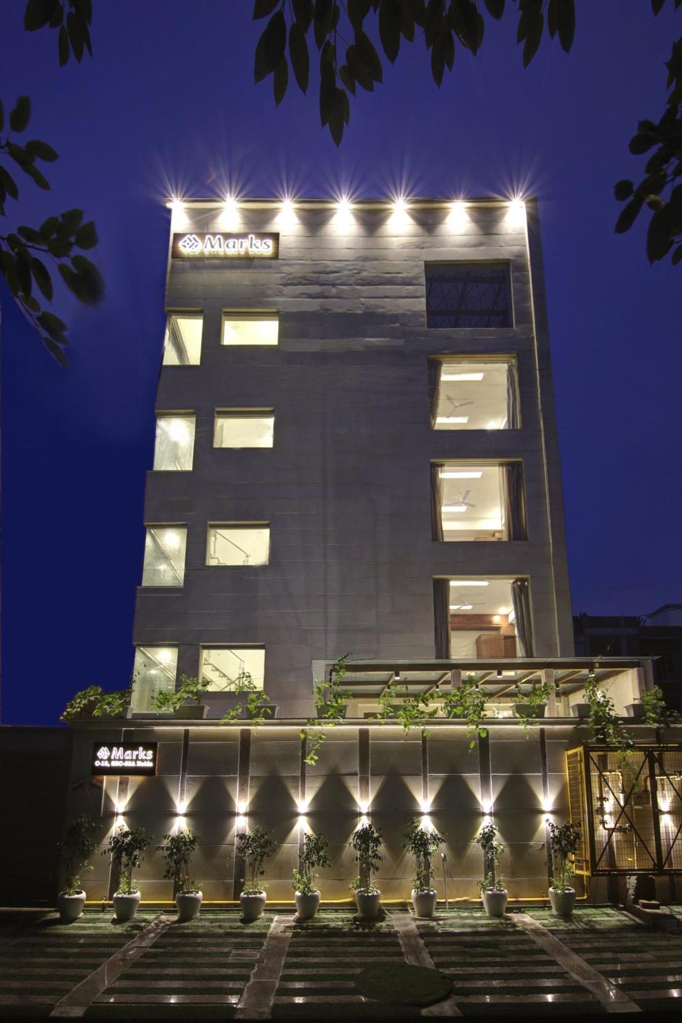Marks Hotel & Banquet Noida Buitenkant foto